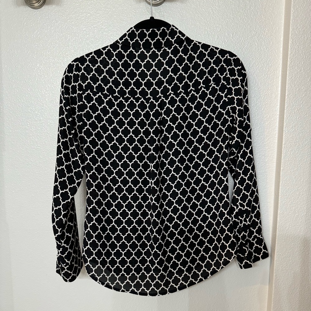 Express slim fit portofino button up shirt w/ 2 front pockets in trellis pattern - Picture 3 of 5